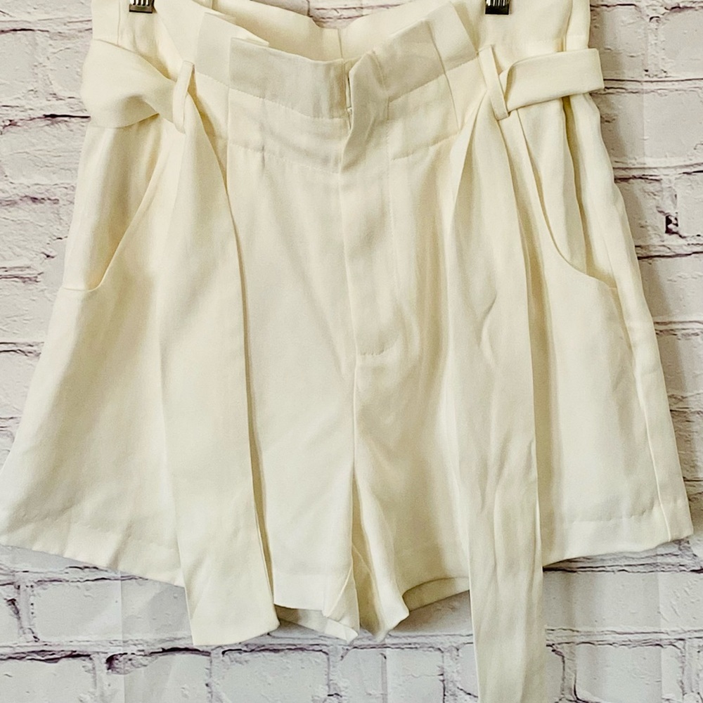 SEE U SOON LOOSE SHORTS WITH TIE-PLEATED DETAIL AT WAIST SIZE 4
